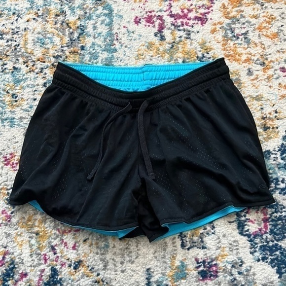 𝅺BLACK/AQUA Reversible Athletic Shorts - Picture 1 of 3